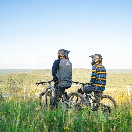 kesä iso-syöte bike parkissa